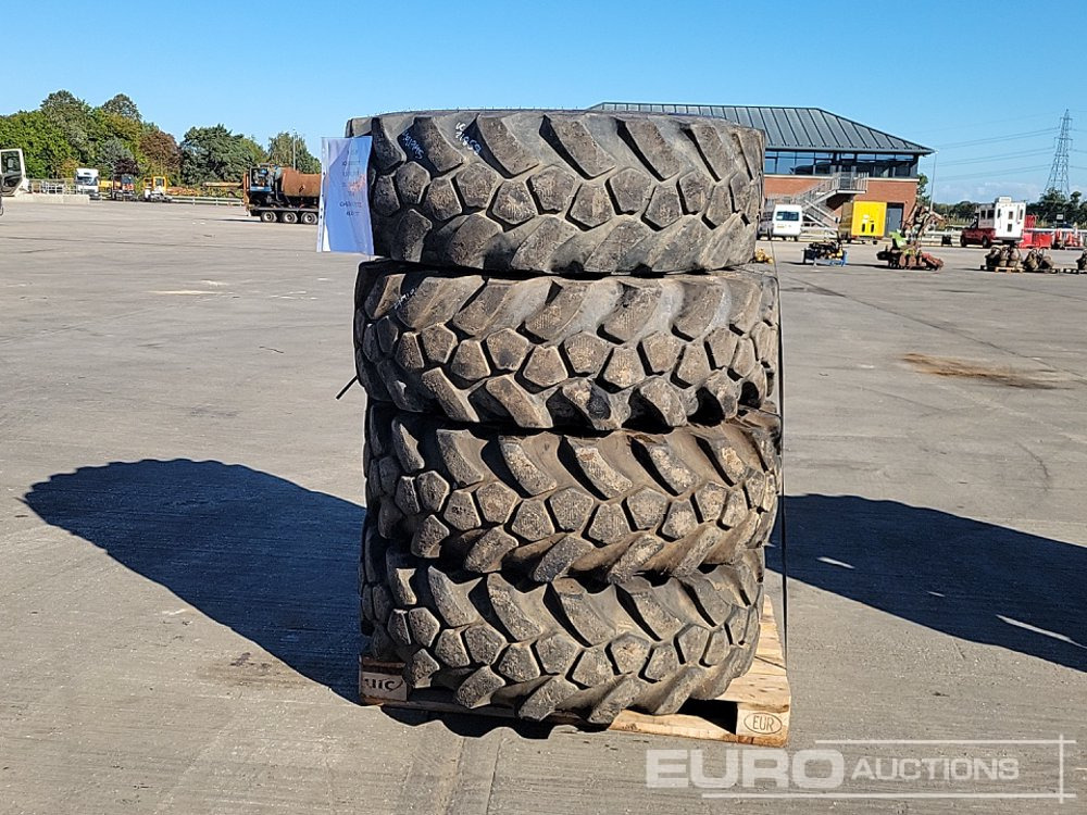 JCB 15.5-25 Tyre (4 of) - Pneu: photos 1 JCB 15.5-25 Tyre (4 of) - Pneu: photos 1