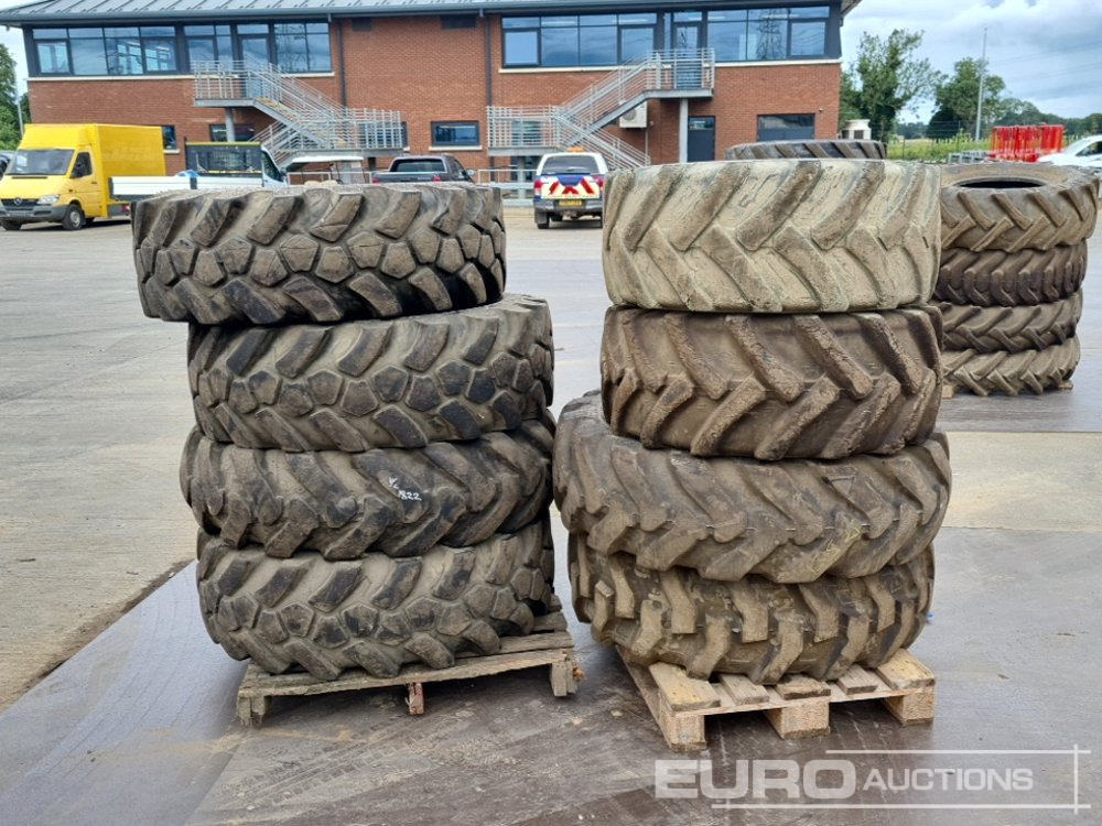 JCB 15.5-25 Tyre (6 of) 405/70 R20 Tyre (2 of) - Pneu: photos 4 JCB 15.5-25 Tyre (6 of) 405/70 R20 Tyre (2 of) - Pneu: photos 4
