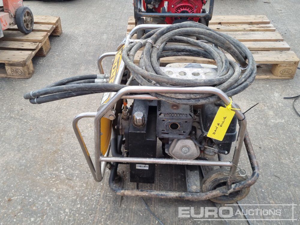 JCB Beaver - Travaux routiers: photos 2 JCB Beaver - Travaux routiers: photos 2