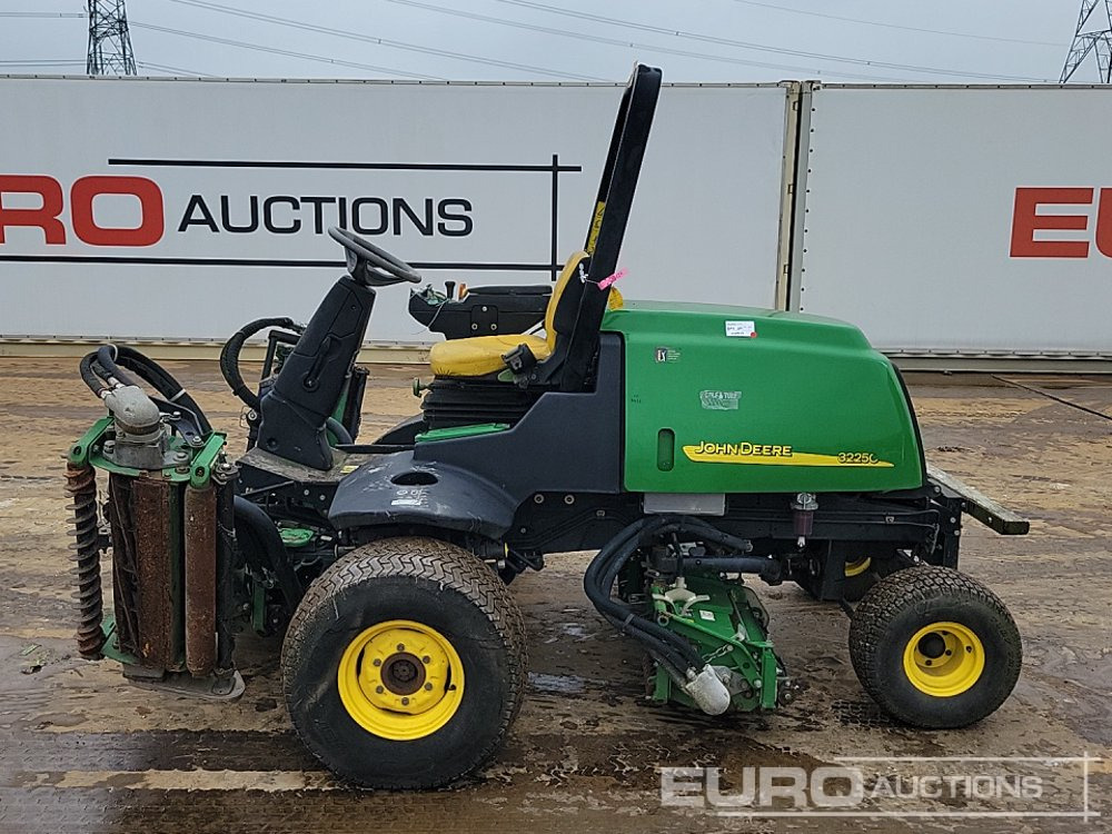 John Deere 3225C - Motofaucheuse: photos 2 John Deere 3225C - Motofaucheuse: photos 2