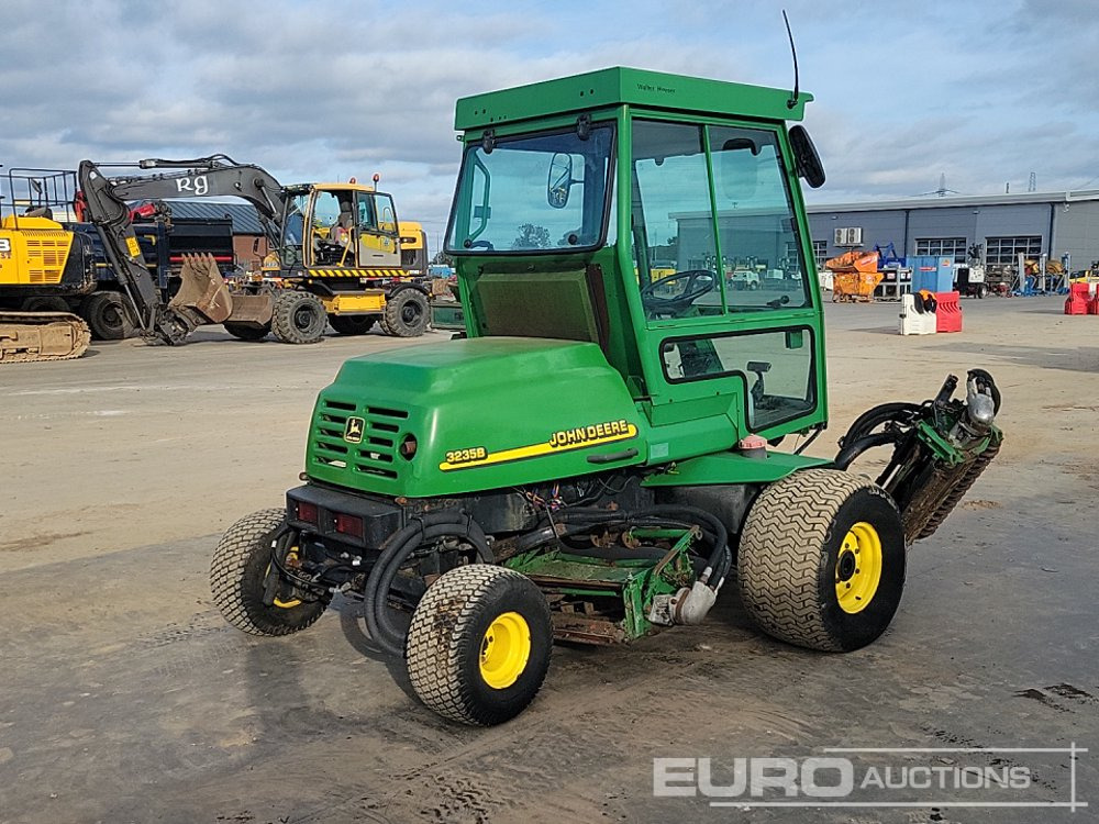 John Deere 3235B - Motofaucheuse: photos 5 John Deere 3235B - Motofaucheuse: photos 5