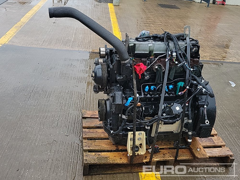 John Deere 4 Cylinder Engine - Moteur: photos 2 John Deere 4 Cylinder Engine - Moteur: photos 2