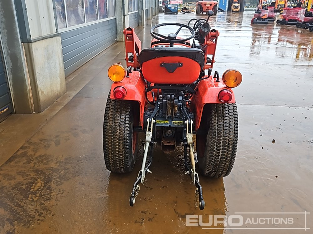 Kubota 4WD Compact Tractor, Front Loader - Micro tracteur: photos 4 Kubota 4WD Compact Tractor, Front Loader - Micro tracteur: photos 4