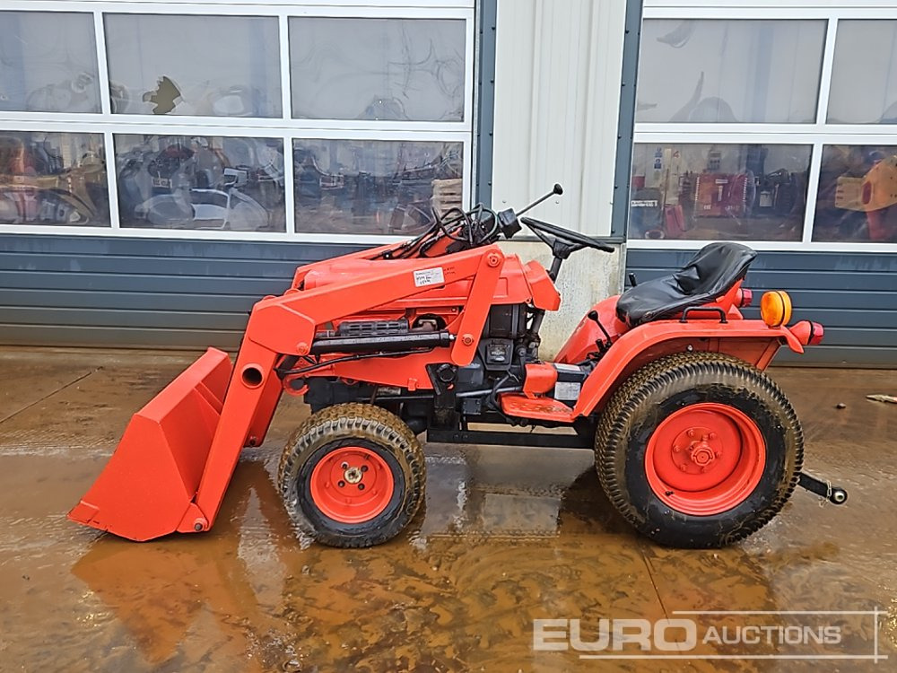 Kubota 4WD Compact Tractor, Front Loader - Micro tracteur: photos 2 Kubota 4WD Compact Tractor, Front Loader - Micro tracteur: photos 2