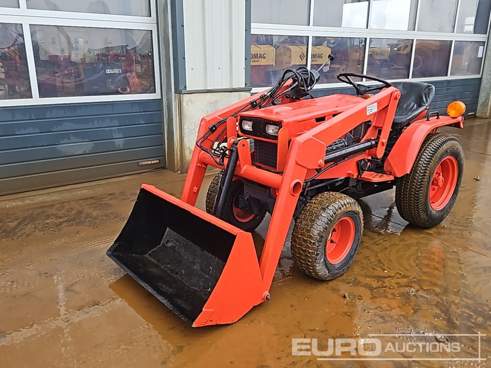 Kubota 4WD Compact Tractor, Front Loader - Micro tracteur: photos 1 Kubota 4WD Compact Tractor, Front Loader - Micro tracteur: photos 1