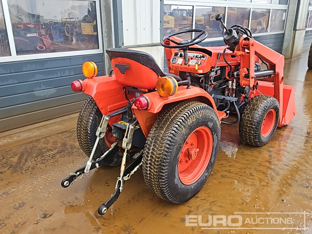 Kubota 4WD Compact Tractor, Front Loader - Micro tracteur: photos 5 Kubota 4WD Compact Tractor, Front Loader - Micro tracteur: photos 5