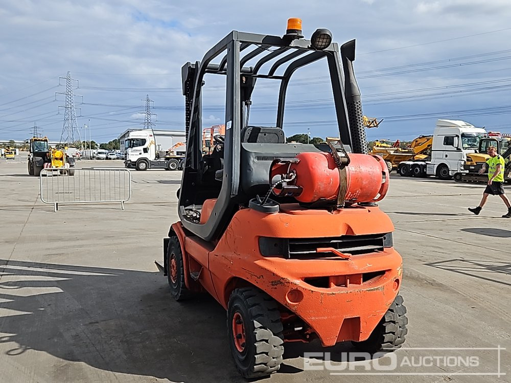 Linde H20T-03 - Chariot élévateur: photos 3 Linde H20T-03 - Chariot élévateur: photos 3