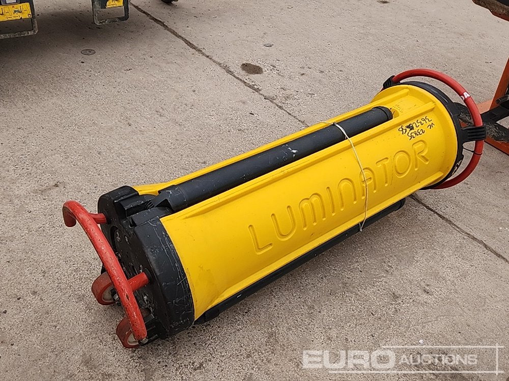 Luminator Work Light - Matériel de chantier: photos 1 Luminator Work Light - Matériel de chantier: photos 1