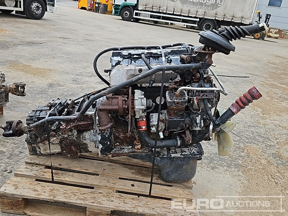 MAN 4 Cylinder Engine, Gearbox - Moteur: photos 2 MAN 4 Cylinder Engine, Gearbox - Moteur: photos 2