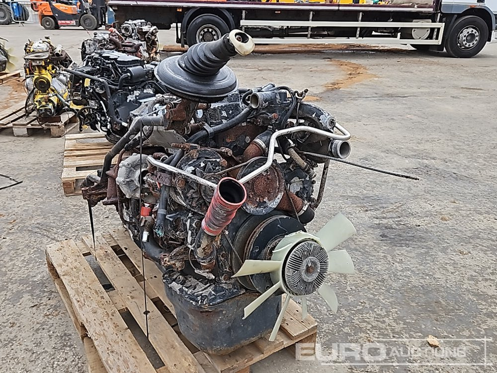 MAN 4 Cylinder Engine, Gearbox - Moteur: photos 3 MAN 4 Cylinder Engine, Gearbox - Moteur: photos 3