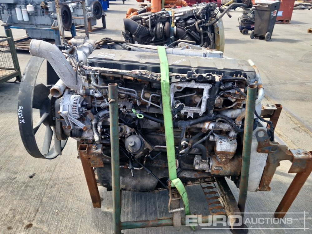 MAN 6 Cylinder Engine - Moteur: photos 2 MAN 6 Cylinder Engine - Moteur: photos 2