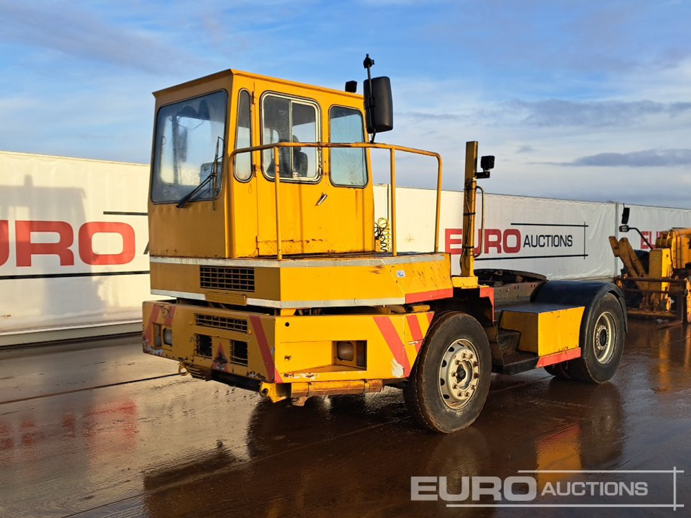 ML Douglas 4x2 Shunter (Not Road Registered, Reg Docs Are NOT Available) - Tracteur portuaire: photos 1 ML Douglas 4x2 Shunter (Not Road Registered, Reg Docs Are NOT Available) - Tracteur portuaire: photos 1