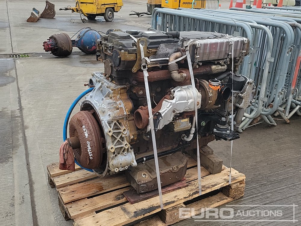 MTU 6 Cylinder Engine - Moteur: photos 5 MTU 6 Cylinder Engine - Moteur: photos 5