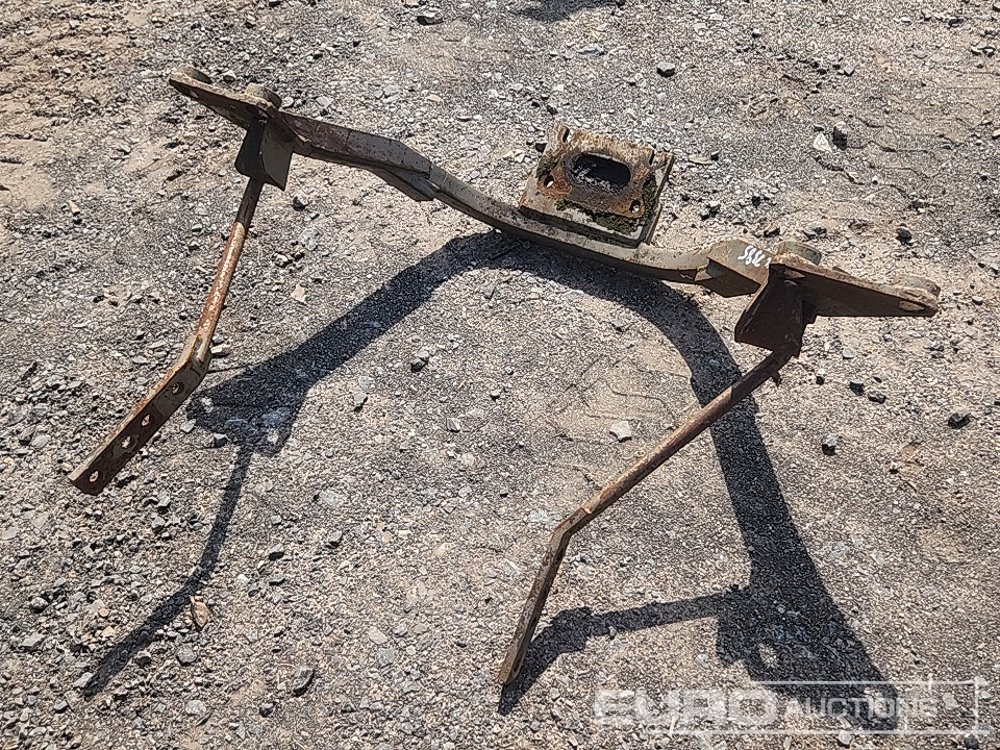 Loader Bracket to suit Massey Ferguson 80 - Machine agricole: photos 1 Loader Bracket to suit Massey Ferguson 80 - Machine agricole: photos 1