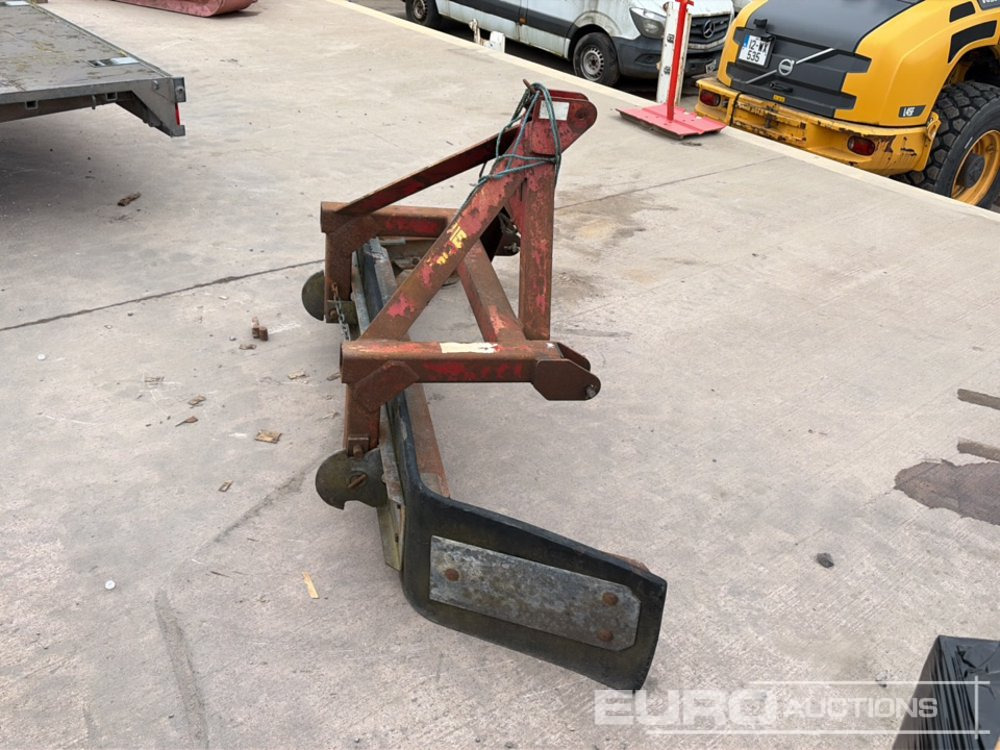 Reversible Yard Scraper - Machine agricole: photos 2 Reversible Yard Scraper - Machine agricole: photos 2