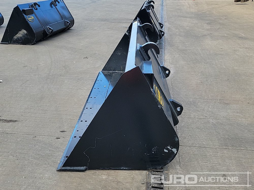Unused Strickland 90" Loading Bucket to suit JCB Telehandler - Machine agricole: photos 2 Unused Strickland 90" Loading Bucket to suit JCB Telehandler - Machine agricole: photos 2