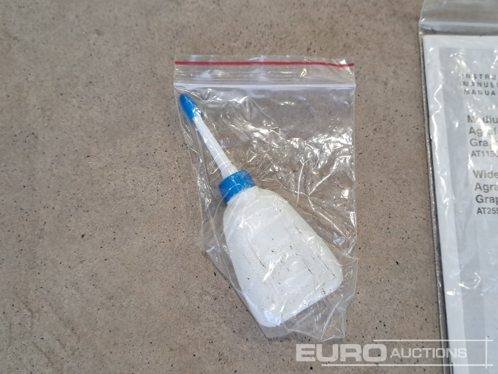 Matériel de chantier Makita AT1150A Prenumatic Nailer (Body Only): photos 6