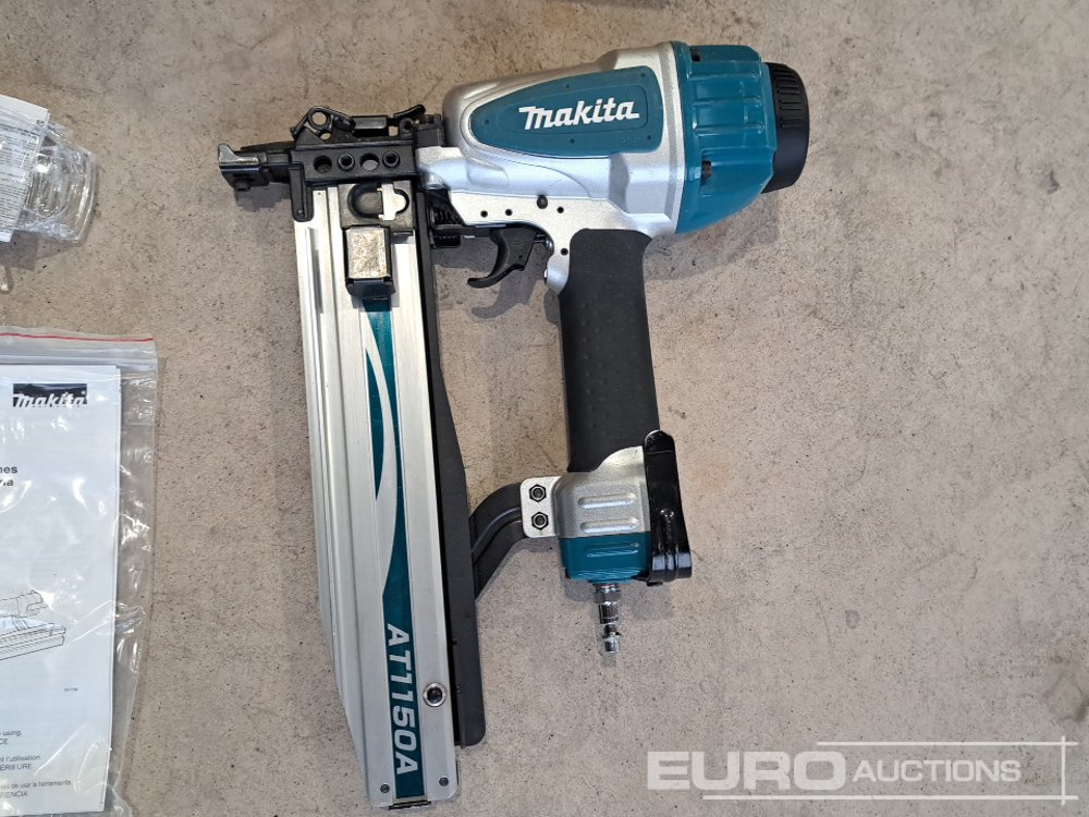 Matériel de chantier Makita AT1150A Prenumatic Nailer (Body Only): photos 8