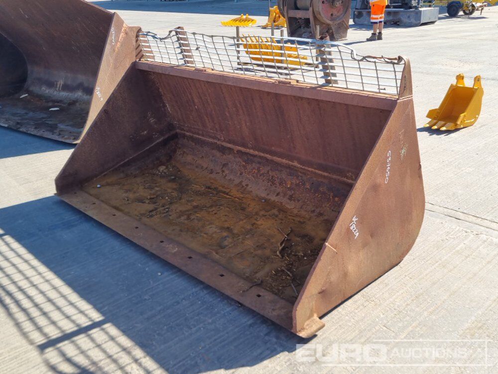 Manitou 94" Loading Bucket to suit Telehandler - Godet: photos 1 Manitou 94" Loading Bucket to suit Telehandler - Godet: photos 1