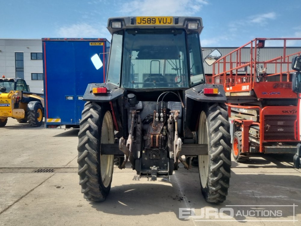 Massey Ferguson 3080 - Tracteur agricole: photos 4 Massey Ferguson 3080 - Tracteur agricole: photos 4
