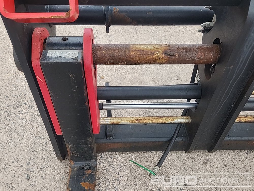 2020 Albutt Pallet Forks, Hydraulic Fork Positioner to suit Manitou Telehandler - Matériel de manutention: photos 5 2020 Albutt Pallet Forks, Hydraulic Fork Positioner to suit Manitou Telehandler - Matériel de manutention: photos 5