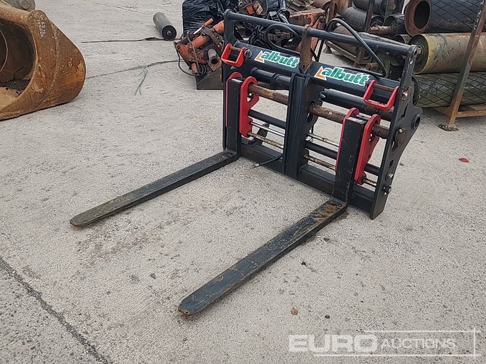 2020 Albutt Pallet Forks, Hydraulic Fork Positioner to suit Manitou Telehandler - Matériel de manutention: photos 1 2020 Albutt Pallet Forks, Hydraulic Fork Positioner to suit Manitou Telehandler - Matériel de manutention: photos 1