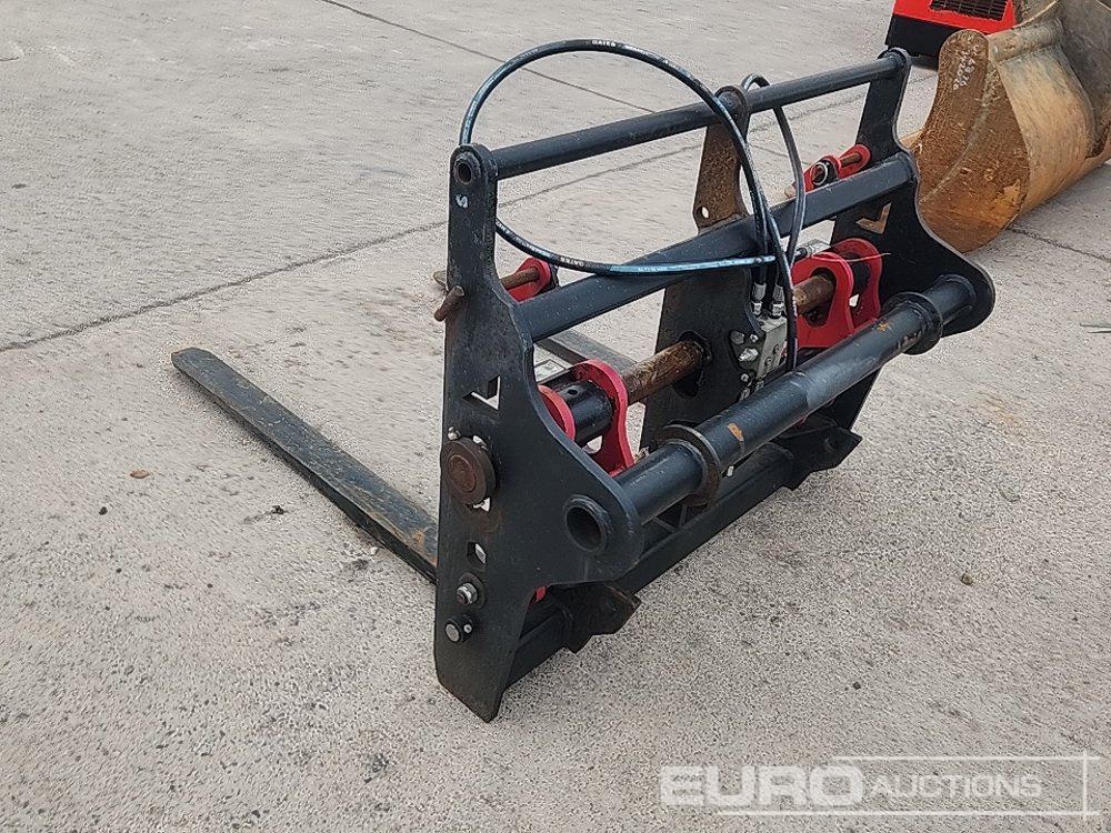 2020 Albutt Pallet Forks, Hydraulic Fork Positioner to suit Manitou Telehandler - Matériel de manutention: photos 2 2020 Albutt Pallet Forks, Hydraulic Fork Positioner to suit Manitou Telehandler - Matériel de manutention: photos 2