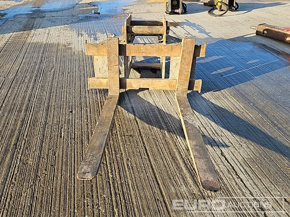 Fork Frame & Forks 65mm Pin to suit 13 Ton Excavator - Matériel de manutention: photos 2 Fork Frame & Forks 65mm Pin to suit 13 Ton Excavator - Matériel de manutention: photos 2