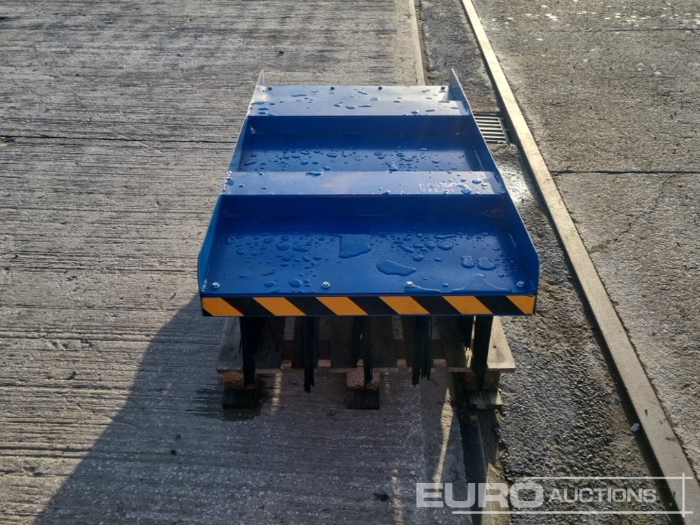 Unused 2025 Rolfi Broom to suit Forklift - Matériel de manutention: photos 4 Unused 2025 Rolfi Broom to suit Forklift - Matériel de manutention: photos 4