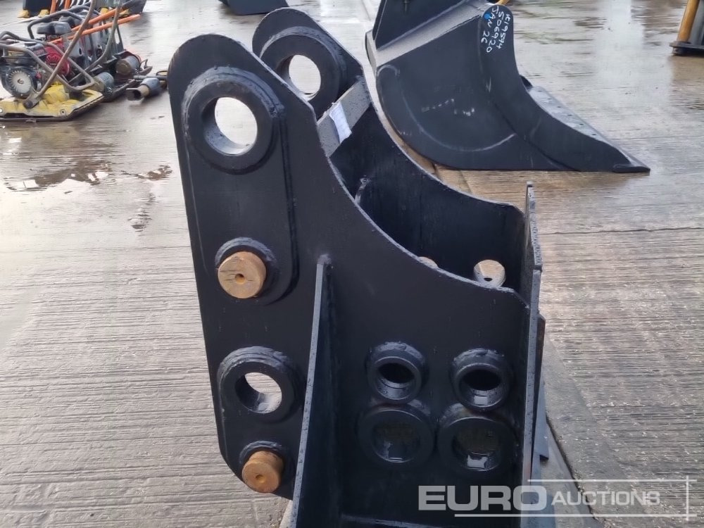 Matériel de manutention Unused Pallet Fork Frame 65mm Pin to suit 13 Ton Excavator: photos 13