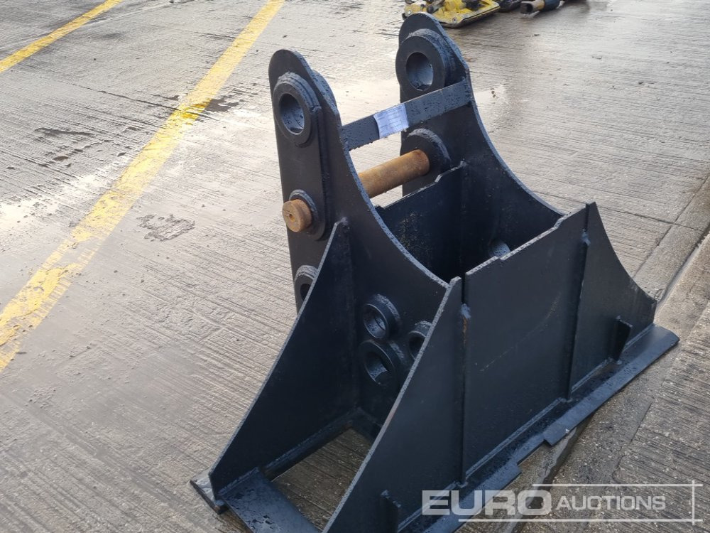 Matériel de manutention Unused Pallet Fork Frame 65mm Pin to suit 13 Ton Excavator: photos 14