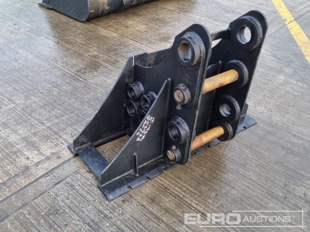 Matériel de manutention Unused Pallet Fork Frame 65mm Pin to suit 13 Ton Excavator: photos 10