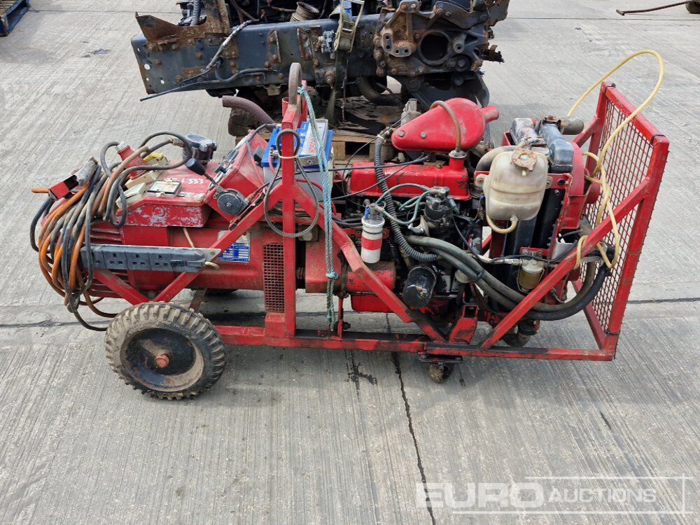 Mecc Alte Spa 9kVA Generator/Welder, Reliant Engine - Groupe électrogène: photos 2 Mecc Alte Spa 9kVA Generator/Welder, Reliant Engine - Groupe électrogène: photos 2