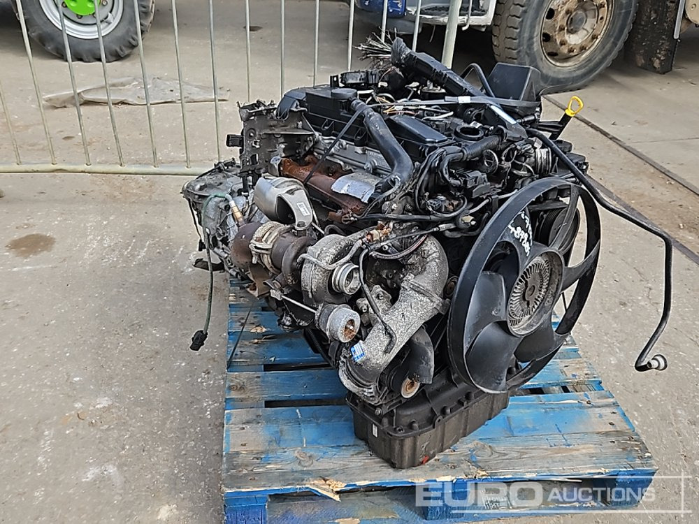 Mercedes 4 Cylinder Engine, Gearbox - Moteur: photos 3 Mercedes 4 Cylinder Engine, Gearbox - Moteur: photos 3