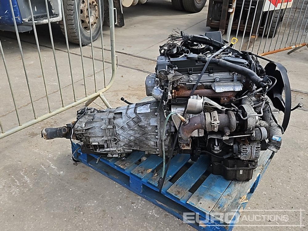 Mercedes 4 Cylinder Engine, Gearbox - Moteur: photos 2 Mercedes 4 Cylinder Engine, Gearbox - Moteur: photos 2