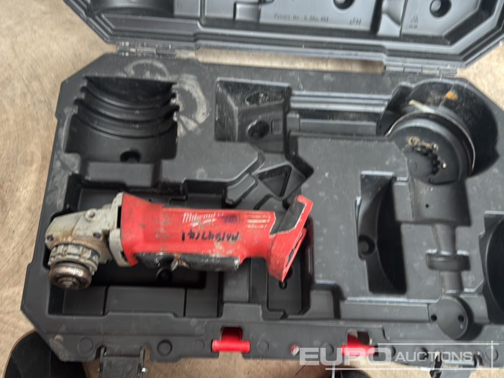 Milwaukee HD18 AG115 Cordless Grinder (Body & Case Only) - Matériel de chantier: photos 1 Milwaukee HD18 AG115 Cordless Grinder (Body & Case Only) - Matériel de chantier: photos 1