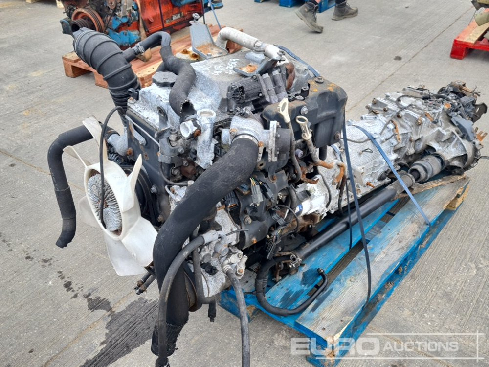 Mitsubishi 4 Cylinder Engine, Gearbox, Pump - Moteur: photos 1 Mitsubishi 4 Cylinder Engine, Gearbox, Pump - Moteur: photos 1