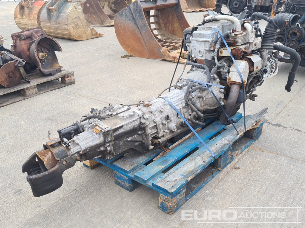 Mitsubishi 4 Cylinder Engine, Gearbox, Pump - Moteur: photos 5 Mitsubishi 4 Cylinder Engine, Gearbox, Pump - Moteur: photos 5