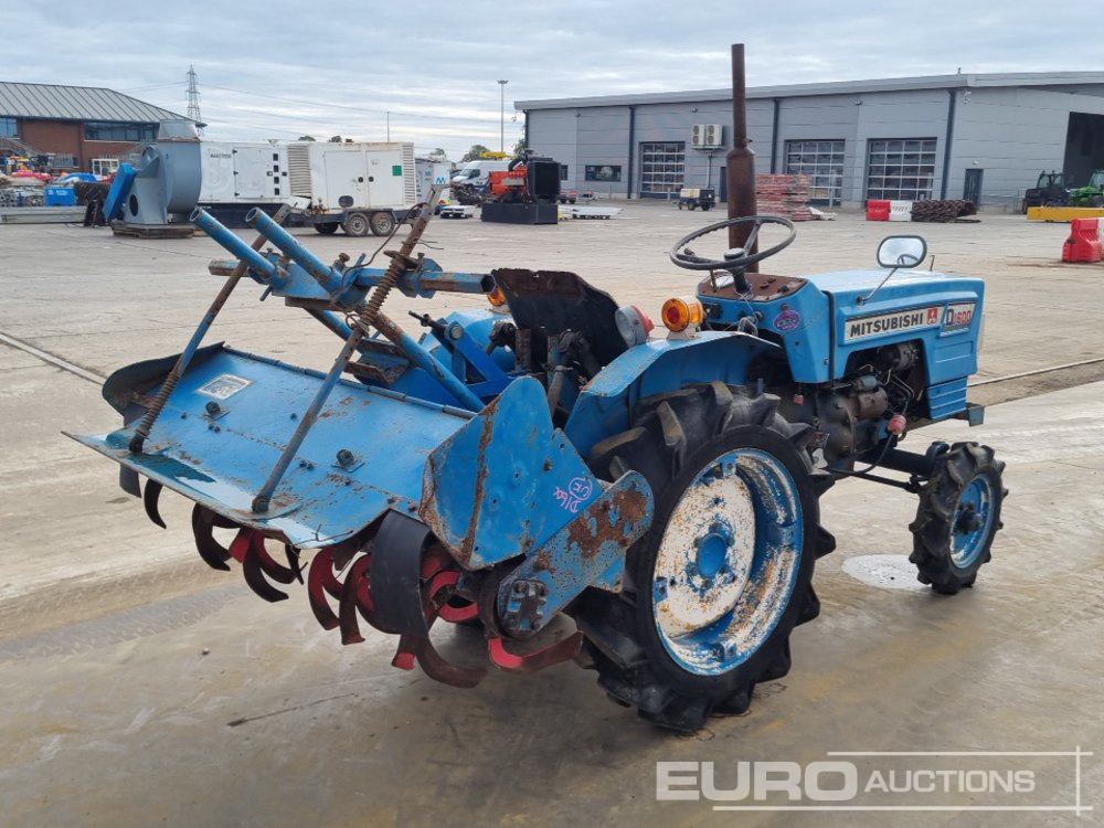 Mitsubishi D1600 - Micro tracteur: photos 5 Mitsubishi D1600 - Micro tracteur: photos 5