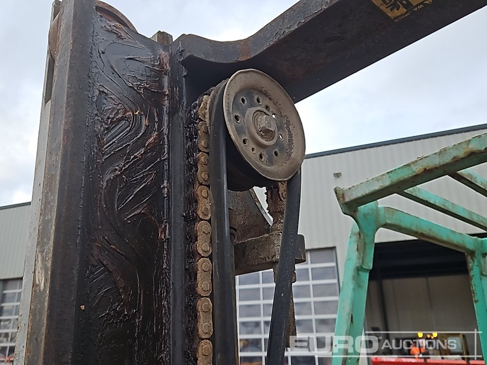 Chariot élévateur diesel Mitsubishi FD20: photos 22