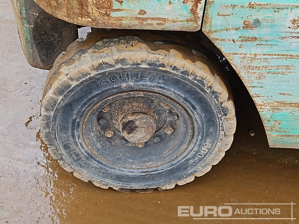 Chariot élévateur diesel Mitsubishi FD20: photos 11