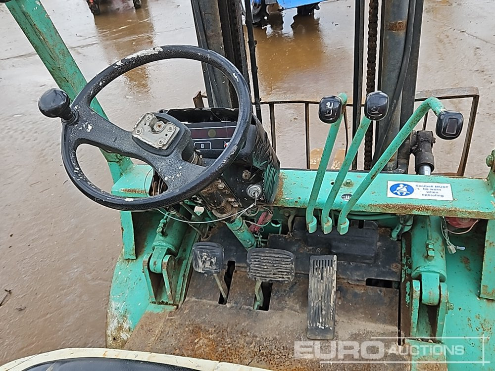 Chariot élévateur diesel Mitsubishi FD20: photos 27