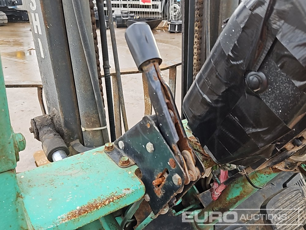 Chariot élévateur diesel Mitsubishi FD20: photos 32