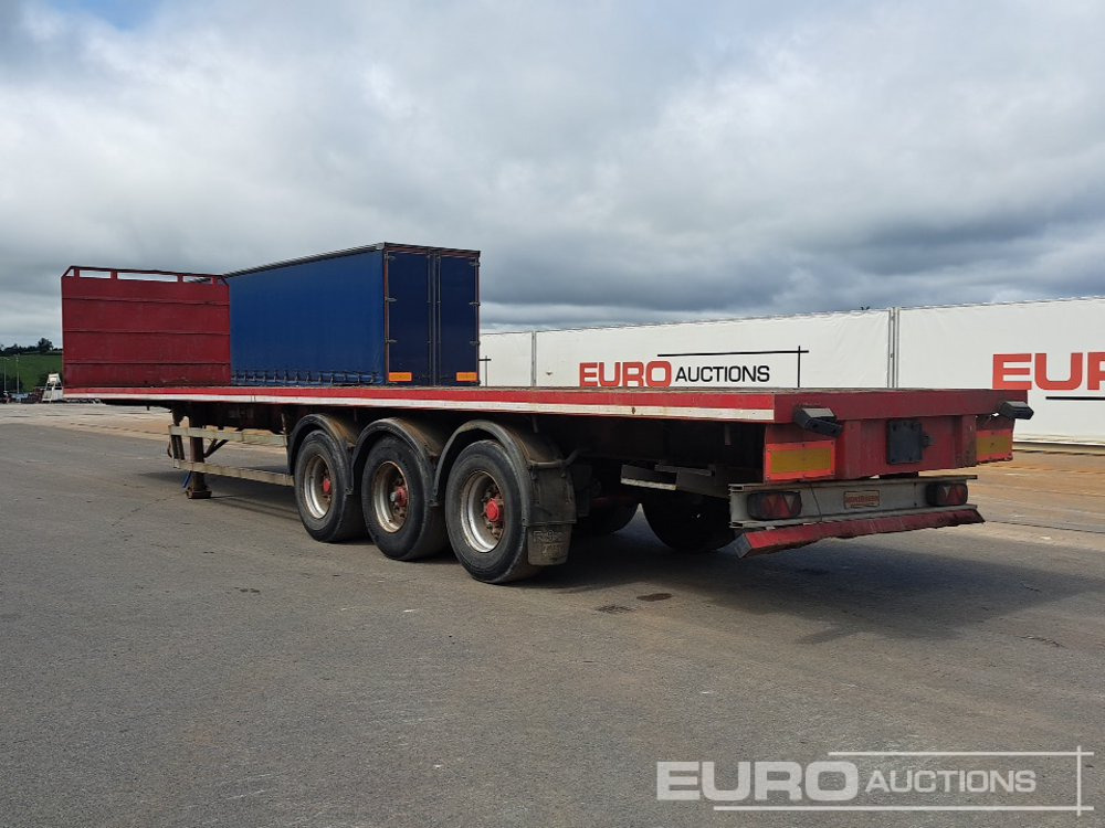 Montracon 45' Tri Axle Flat Trailer, Goal Post Sockets - Semi-remorque plateau: photos 3 Montracon 45' Tri Axle Flat Trailer, Goal Post Sockets - Semi-remorque plateau: photos 3