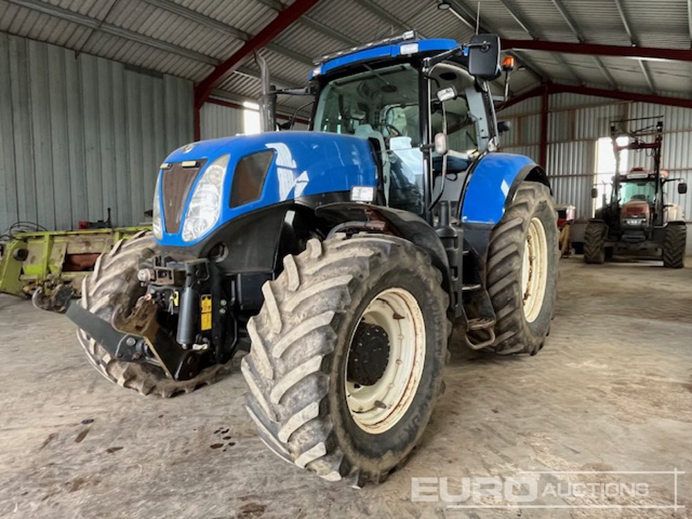 New Holland T7030 - Tracteur agricole: photos 1 New Holland T7030 - Tracteur agricole: photos 1