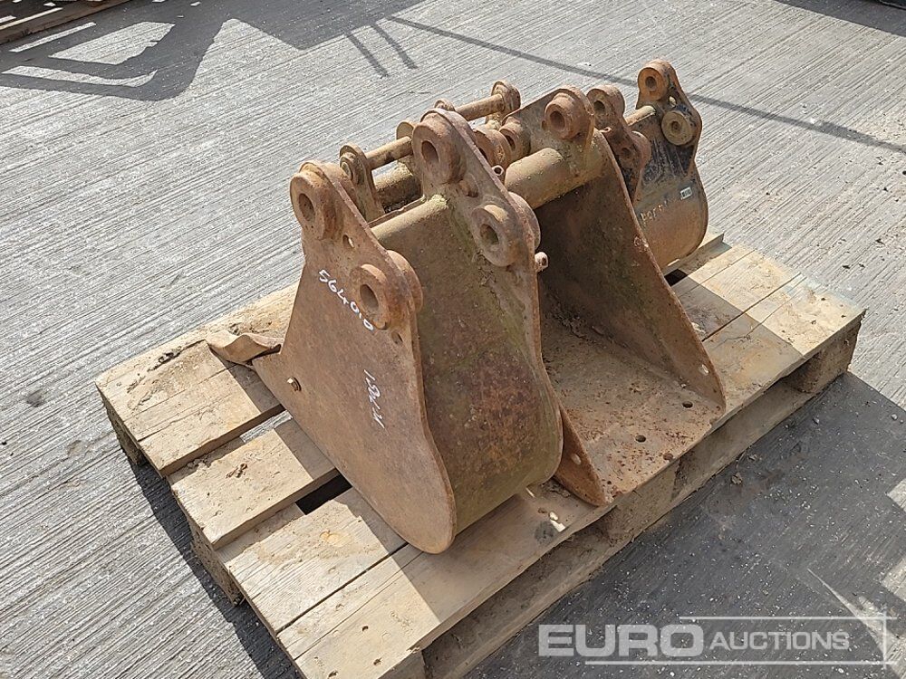 Pallet Of Assorted Buckets - Godet: photos 3 Pallet Of Assorted Buckets - Godet: photos 3