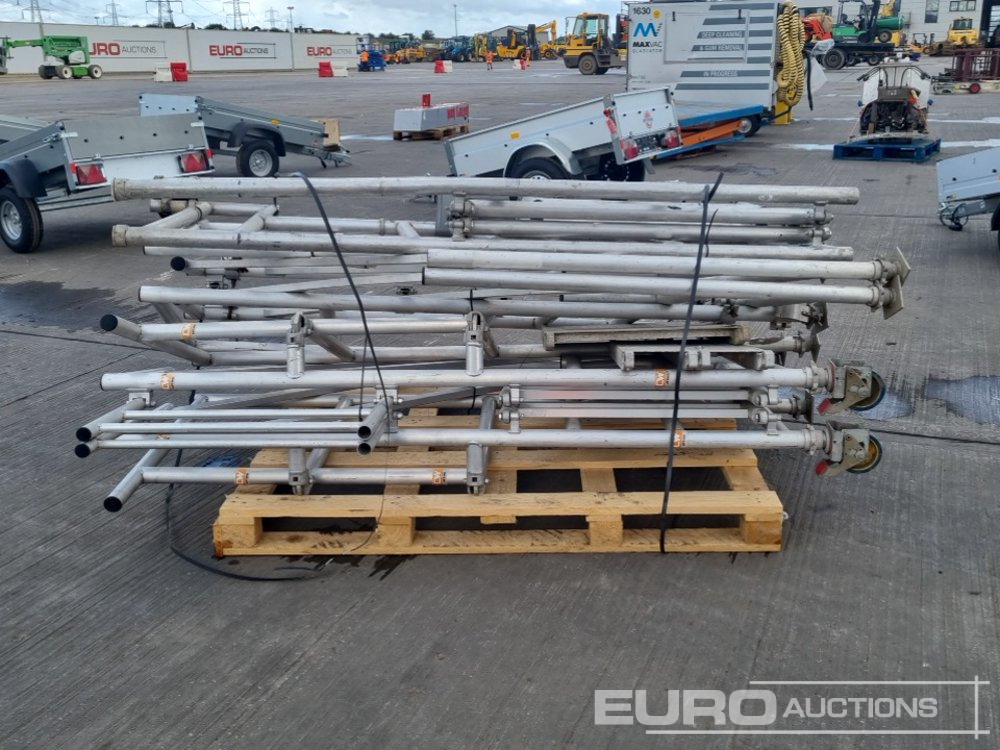 Pallet of Folding Aluminium Scaffolding - Matériel de chantier: photos 2 Pallet of Folding Aluminium Scaffolding - Matériel de chantier: photos 2