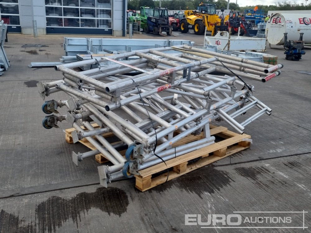 Pallet of Folding Aluminium Scaffolding - Matériel de chantier: photos 5 Pallet of Folding Aluminium Scaffolding - Matériel de chantier: photos 5