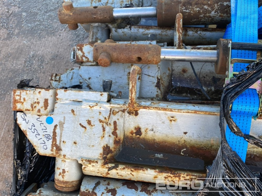 Matériel de chantier Pallet of Parts (2 of): photos 10 Matériel de chantier Pallet of Parts (2 of): photos 10