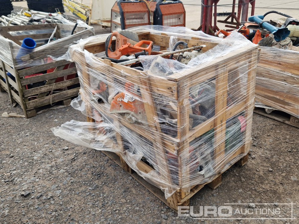 Pallet of Stihl Consaws, Pole Saw Head & Engine (Spares) - Matériel de chantier: photos 3 Pallet of Stihl Consaws, Pole Saw Head & Engine (Spares) - Matériel de chantier: photos 3